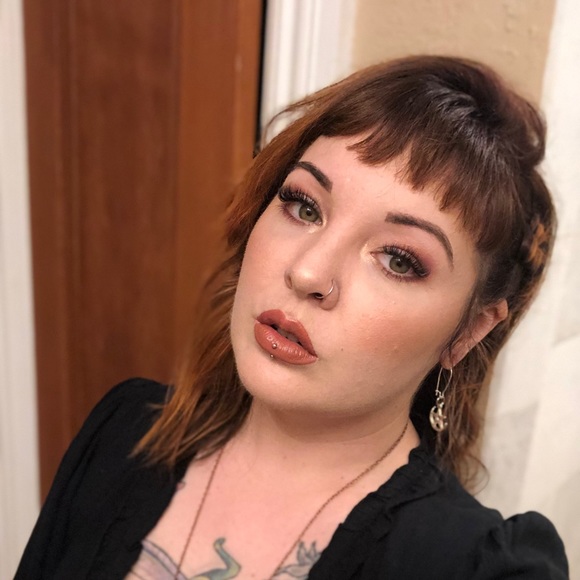 Meet your Posher, Brittany - Picture 1 of 1